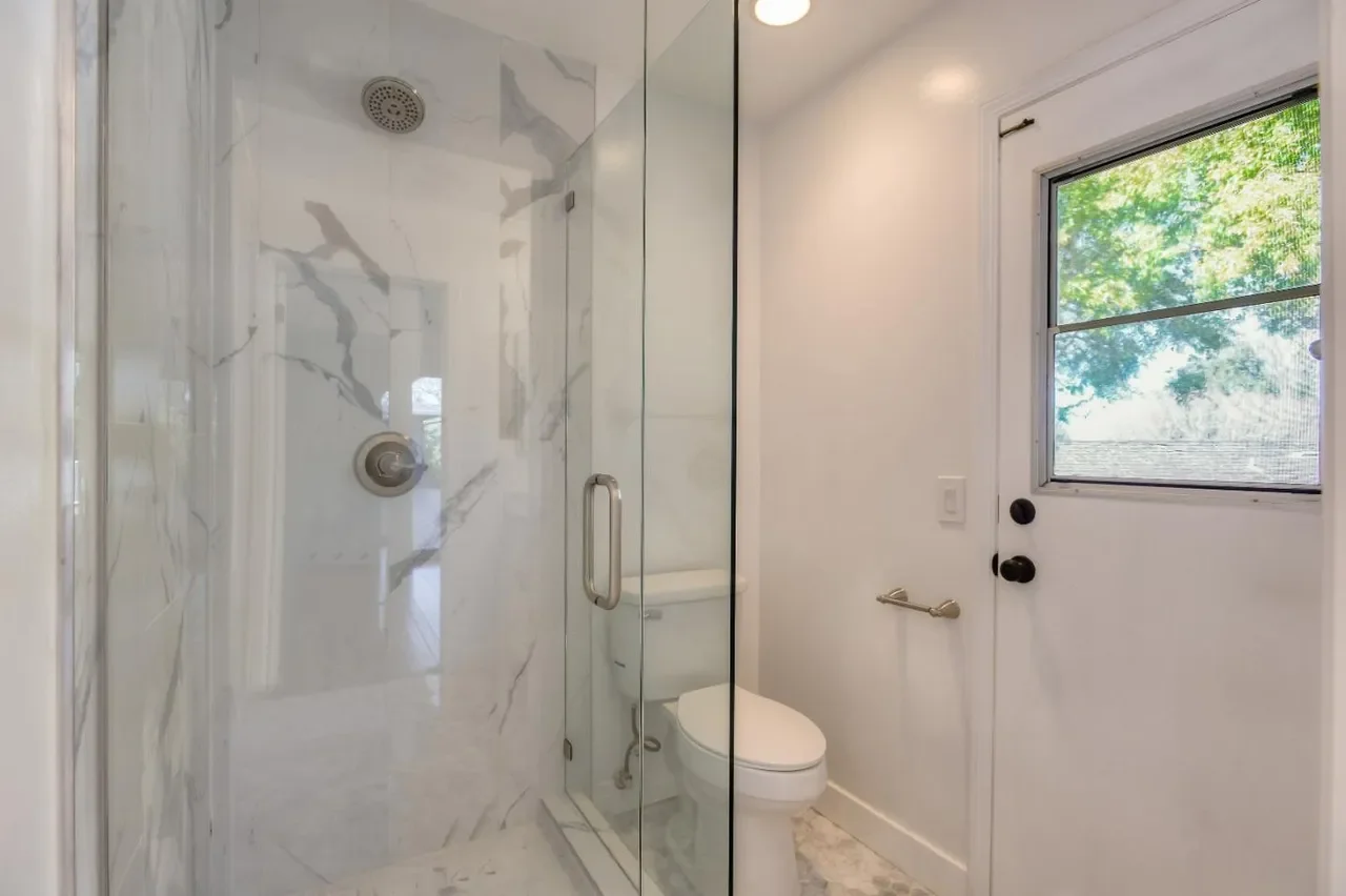 32 Campbell Ln 021.webp