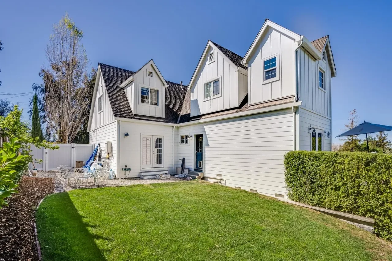 16466 Bonnie Ln 037.webp