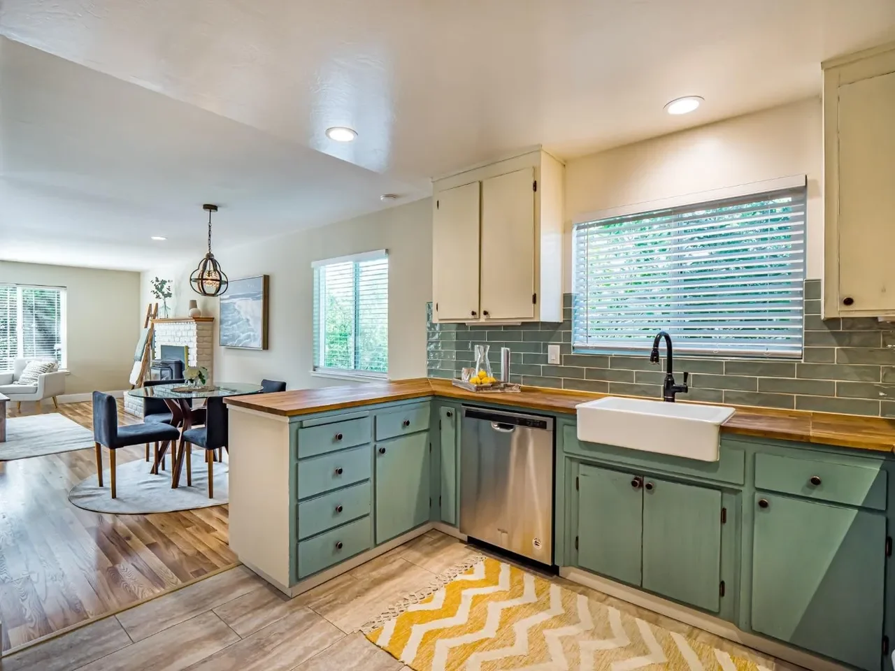 836 Seacliff Dr 008.webp