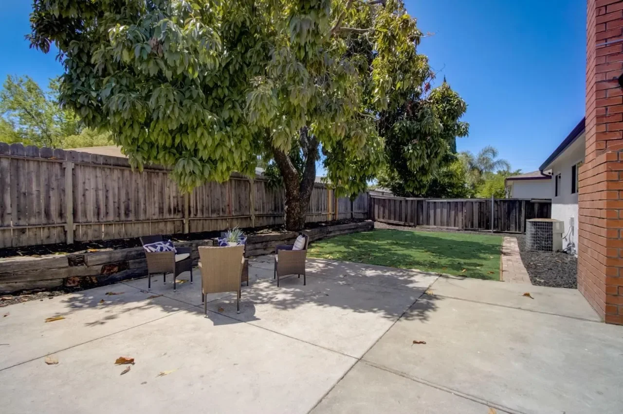 2829 Sand Point Dr 018.webp