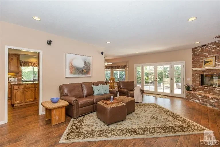 512 Meadowrun St 003.webp