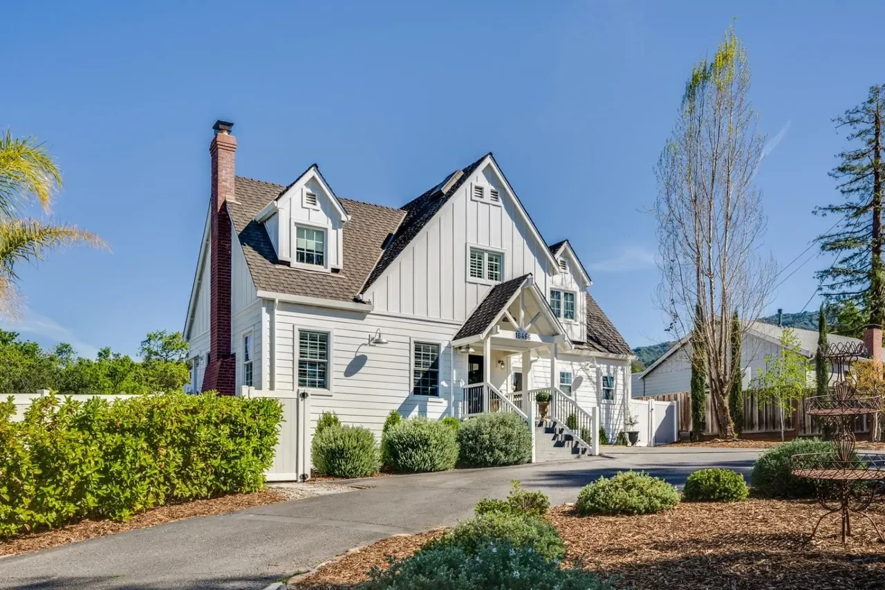 16466 Bonnie Ln 004.webp