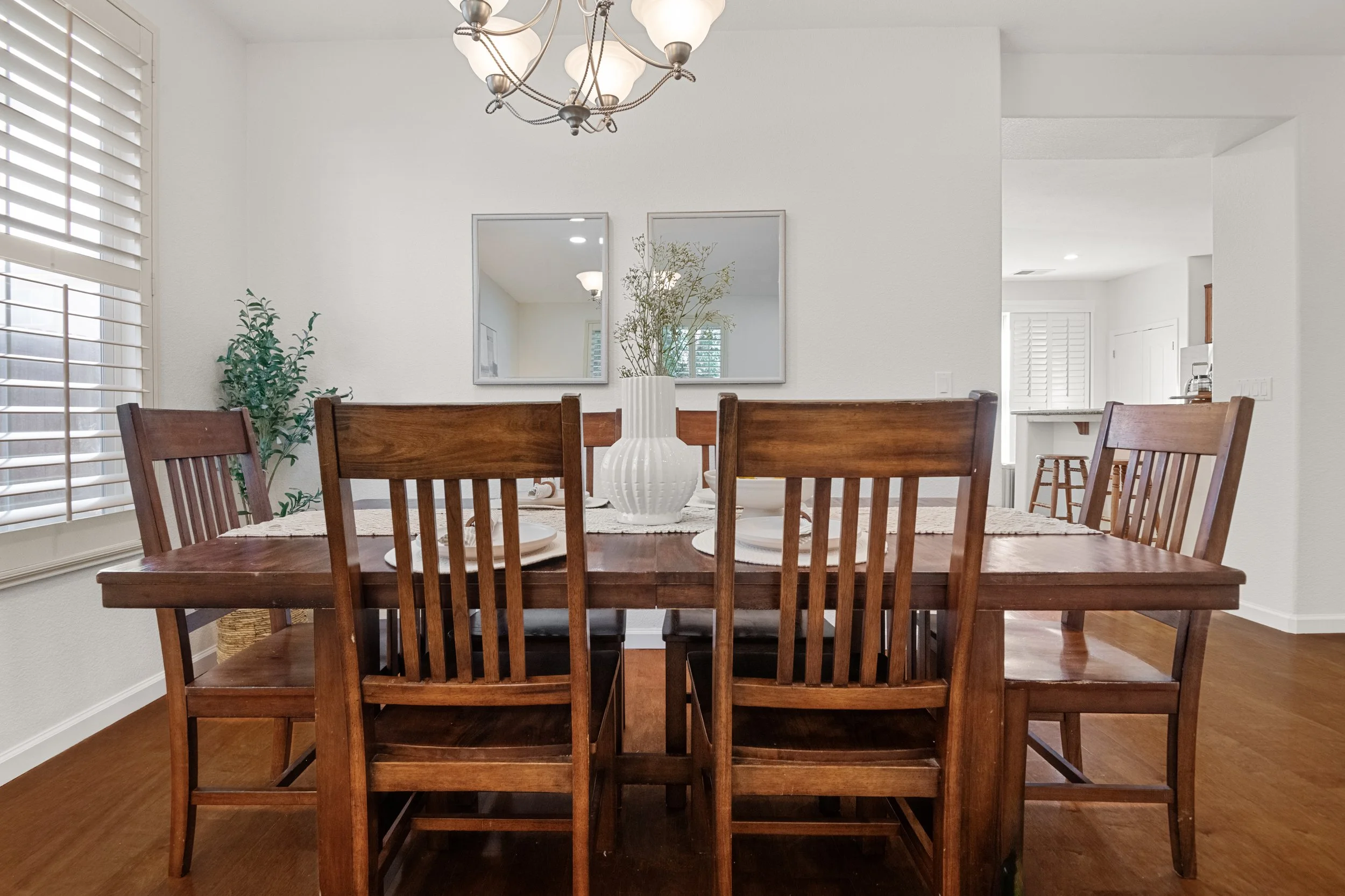 1112 Park West Dr dining 1 copy.jpg