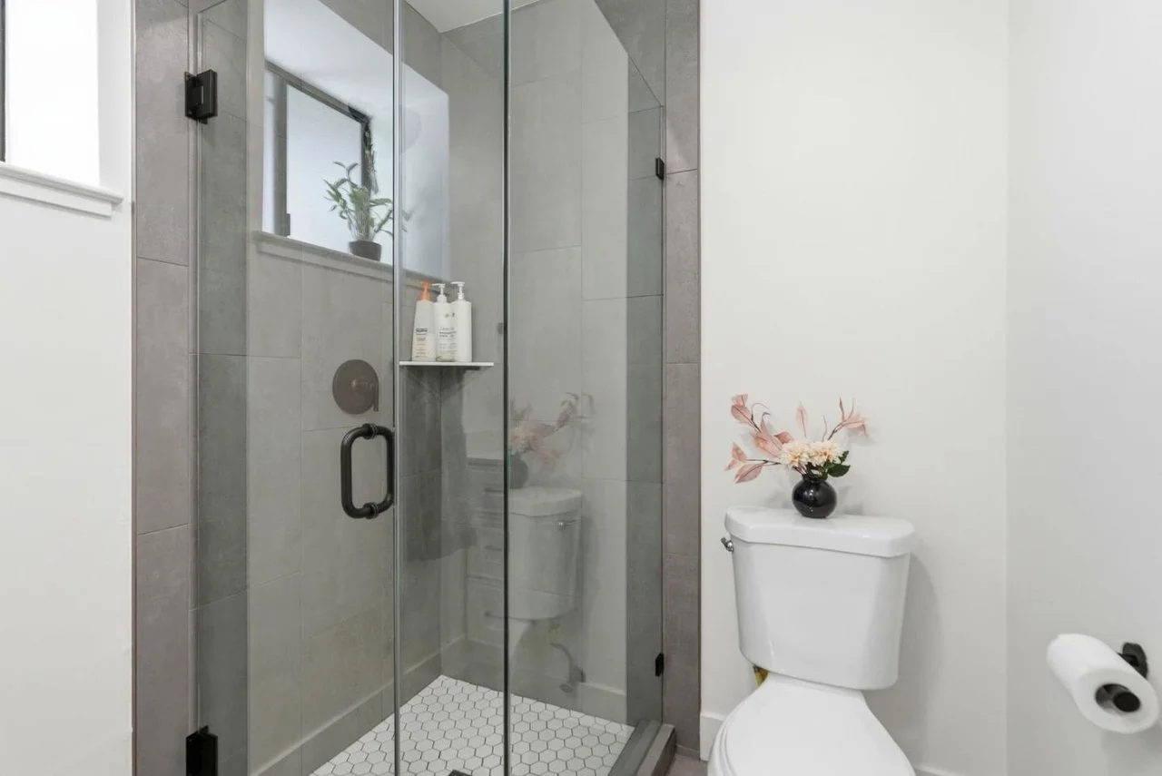 4206 Huntington St 053.jpg