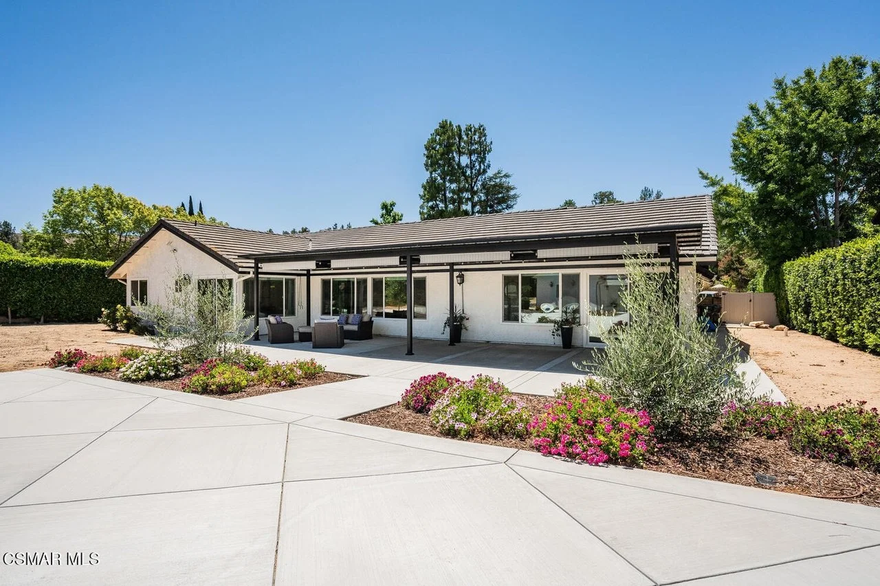 568 Bristol Ave 006.jpg