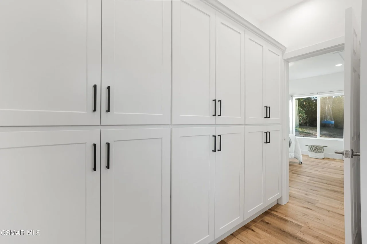 568 Bristol Ave 052.jpg