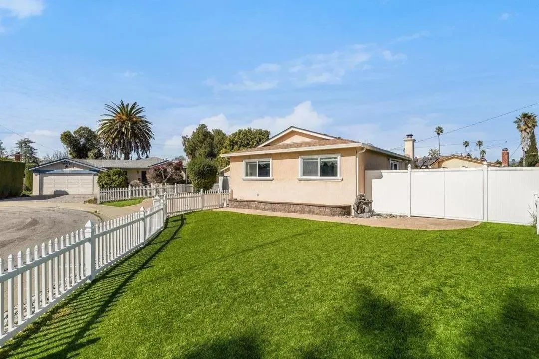 39558 Kona Ct 003.webp