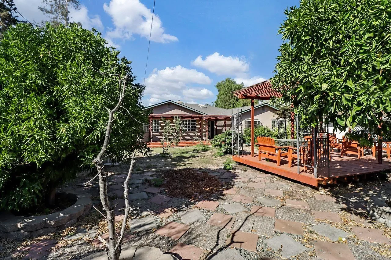 1223 Rose Ave 041.webp