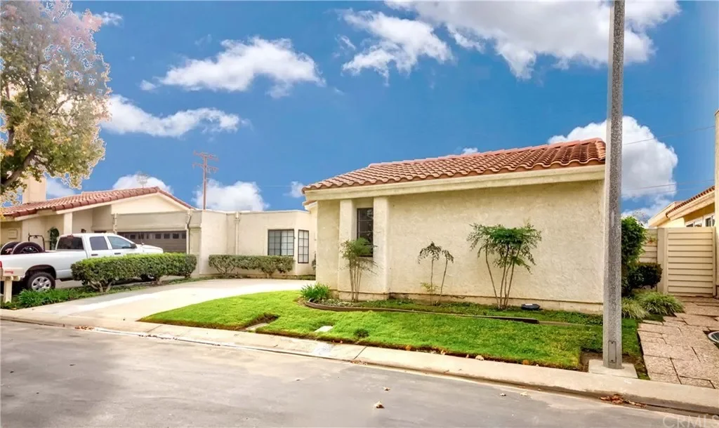 2175 Avenida San Antero 055.webp