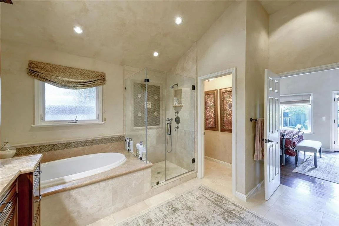 5970 Thorntree Dr 027.jpg