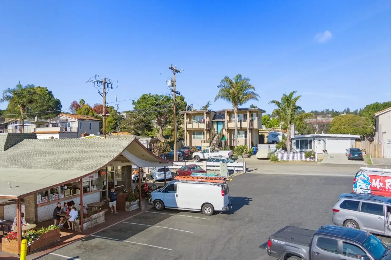 526 Harriet Ave 037.webp