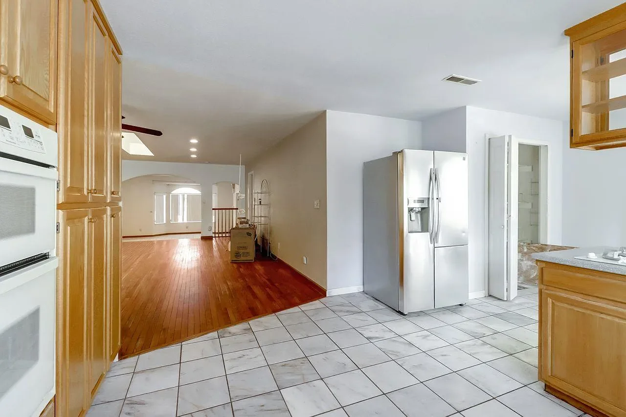 1223 Rose Ave 014.webp