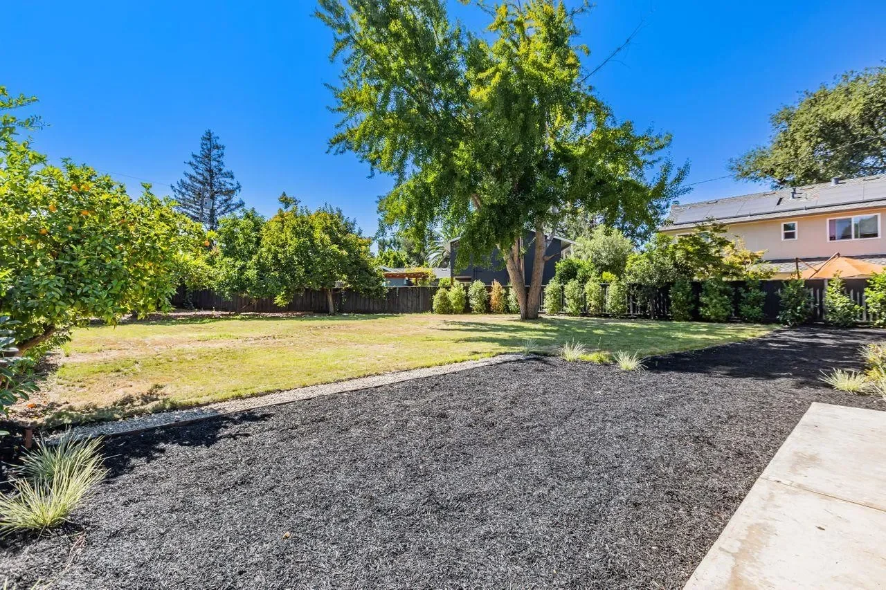 2556 Diericx Dr 045.webp