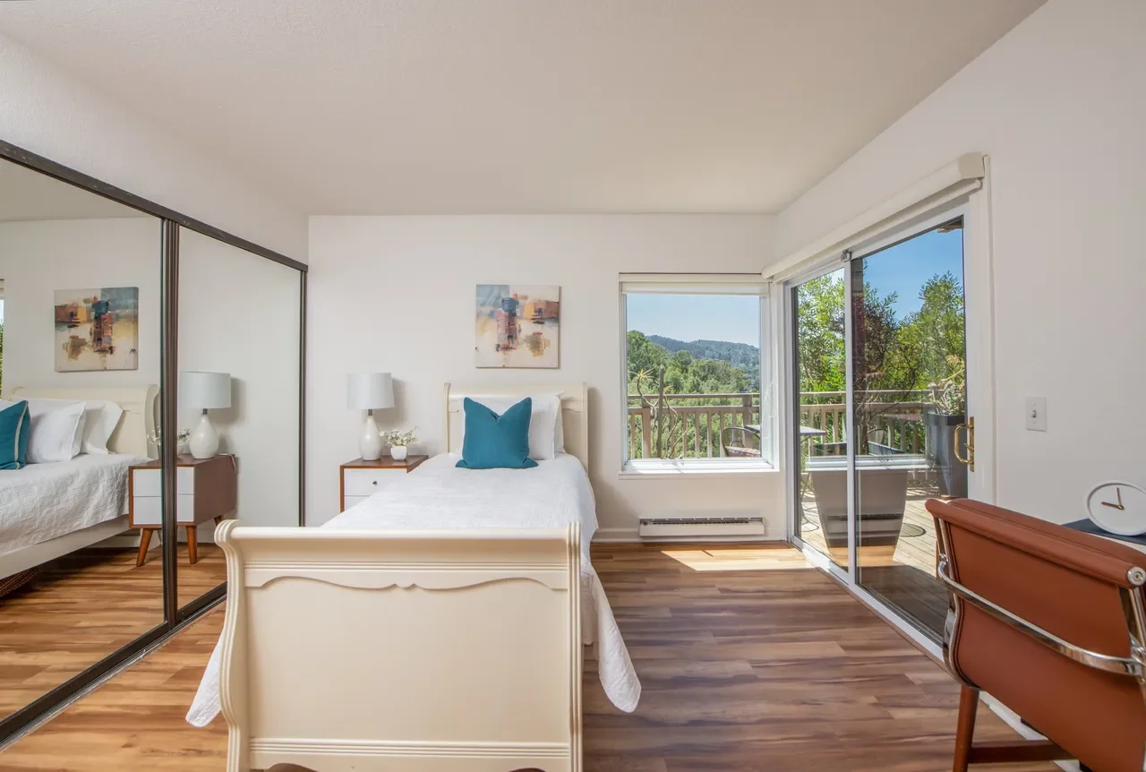 109 Headlands Ct 022.webp