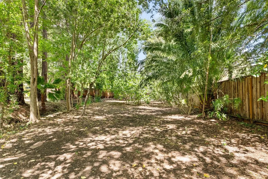 24401 Summerhill Ave 009.png