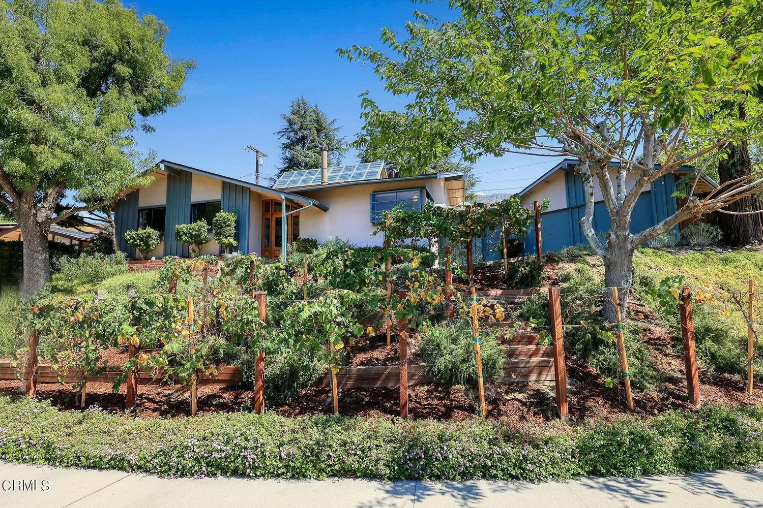 3451 Brookhill St 008.jpg