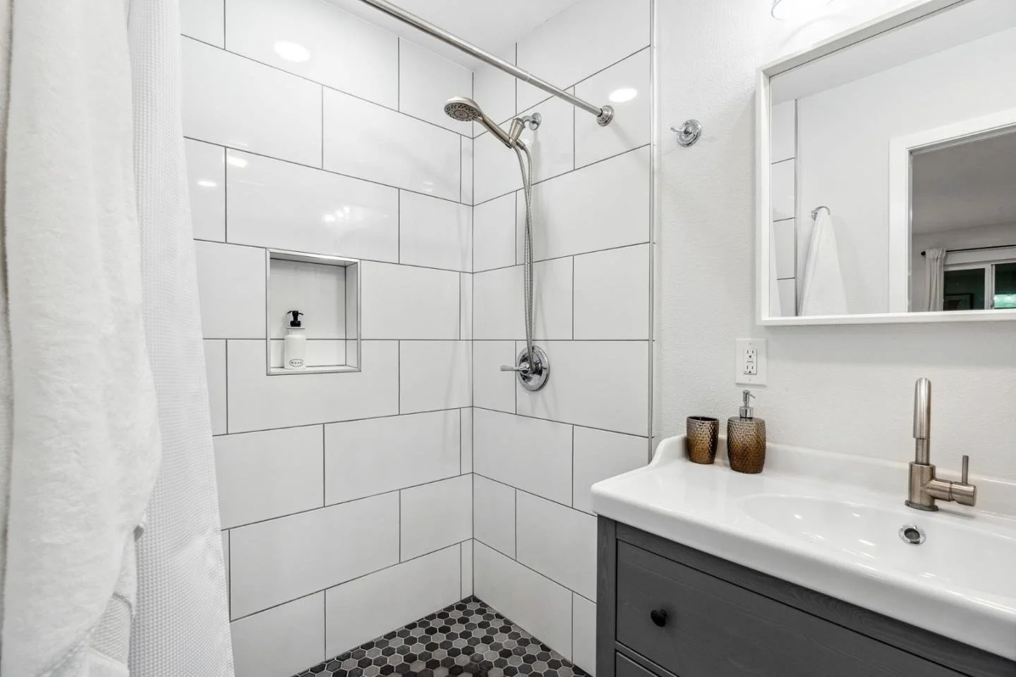 16220 Blossom Hill Rd 036.jpg