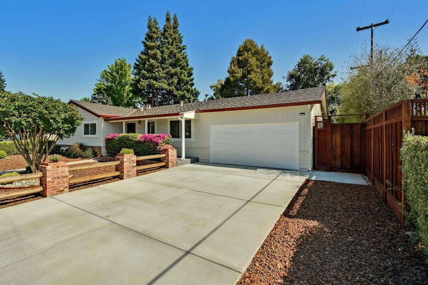 378 Flynn Ave 003.jpg