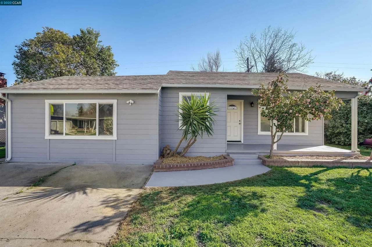 3028 W Monterey Ave 022.webp