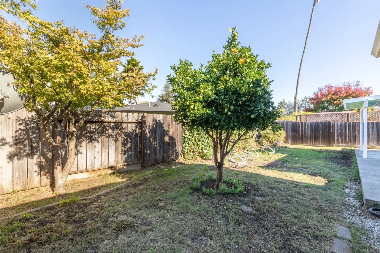 2070 Kaywoodie St 033.webp