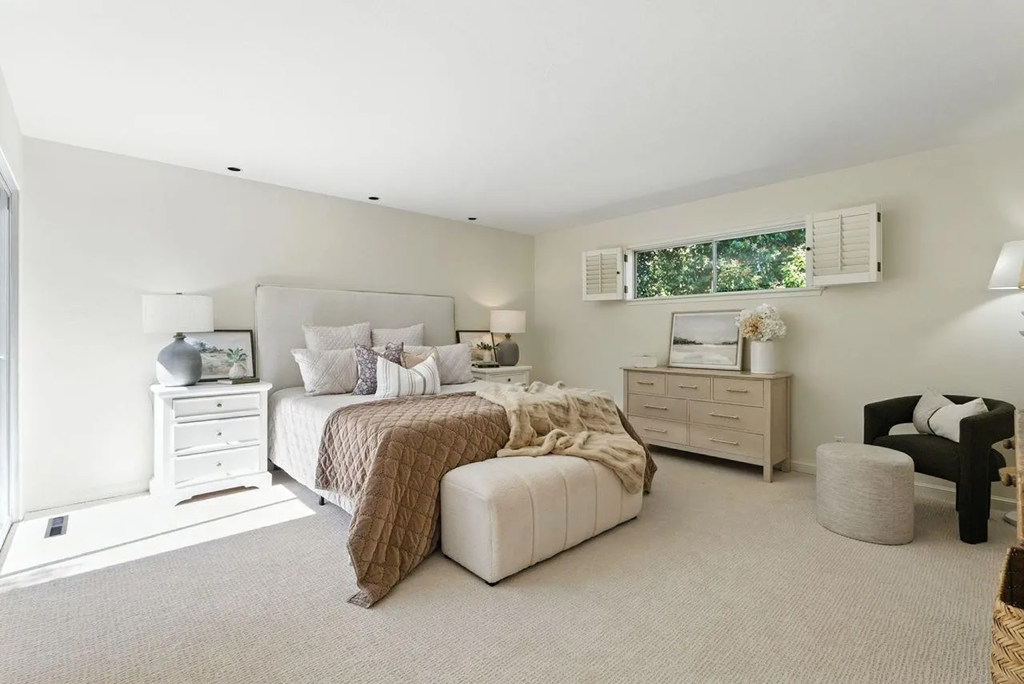 2040 Longden Cir 032.png