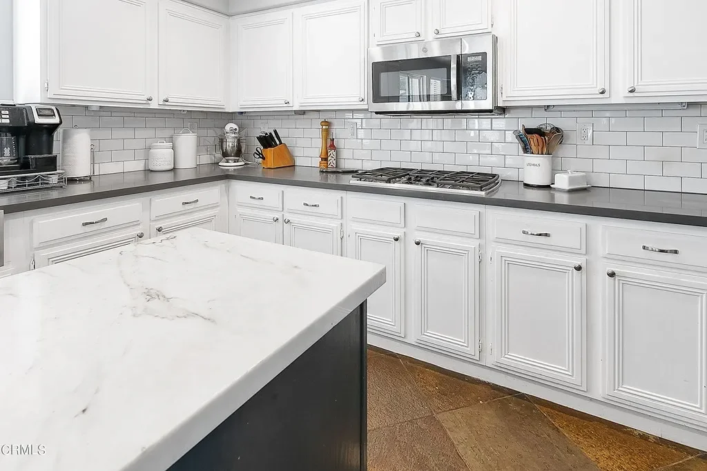 1628 Meadowglen Ct 010.webp