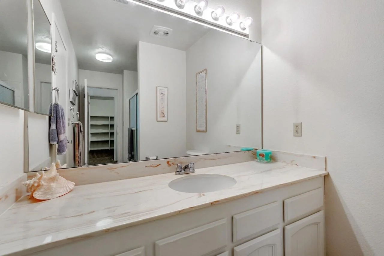 345 Coleridge Dr #93 037.jpg