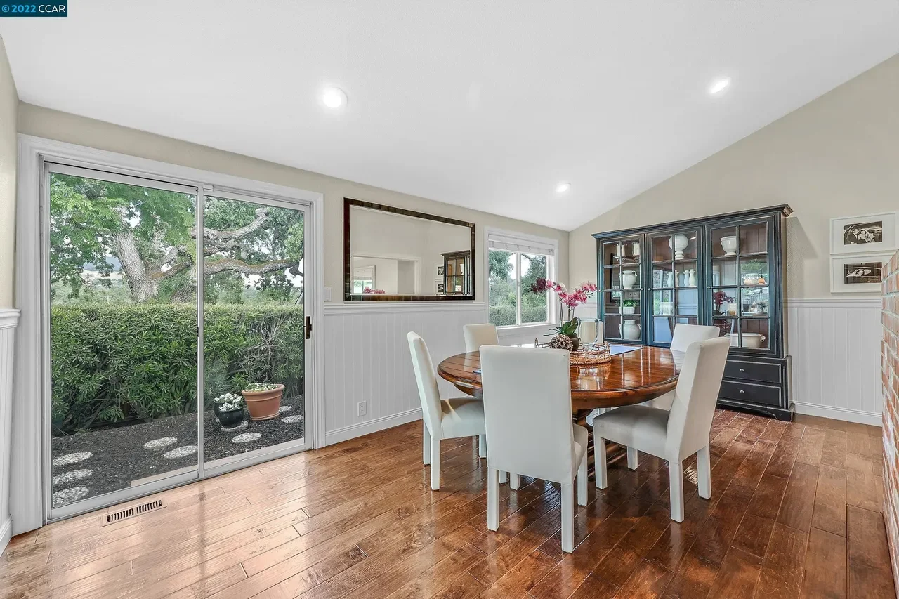 27 Nob Hill Dr 031.webp