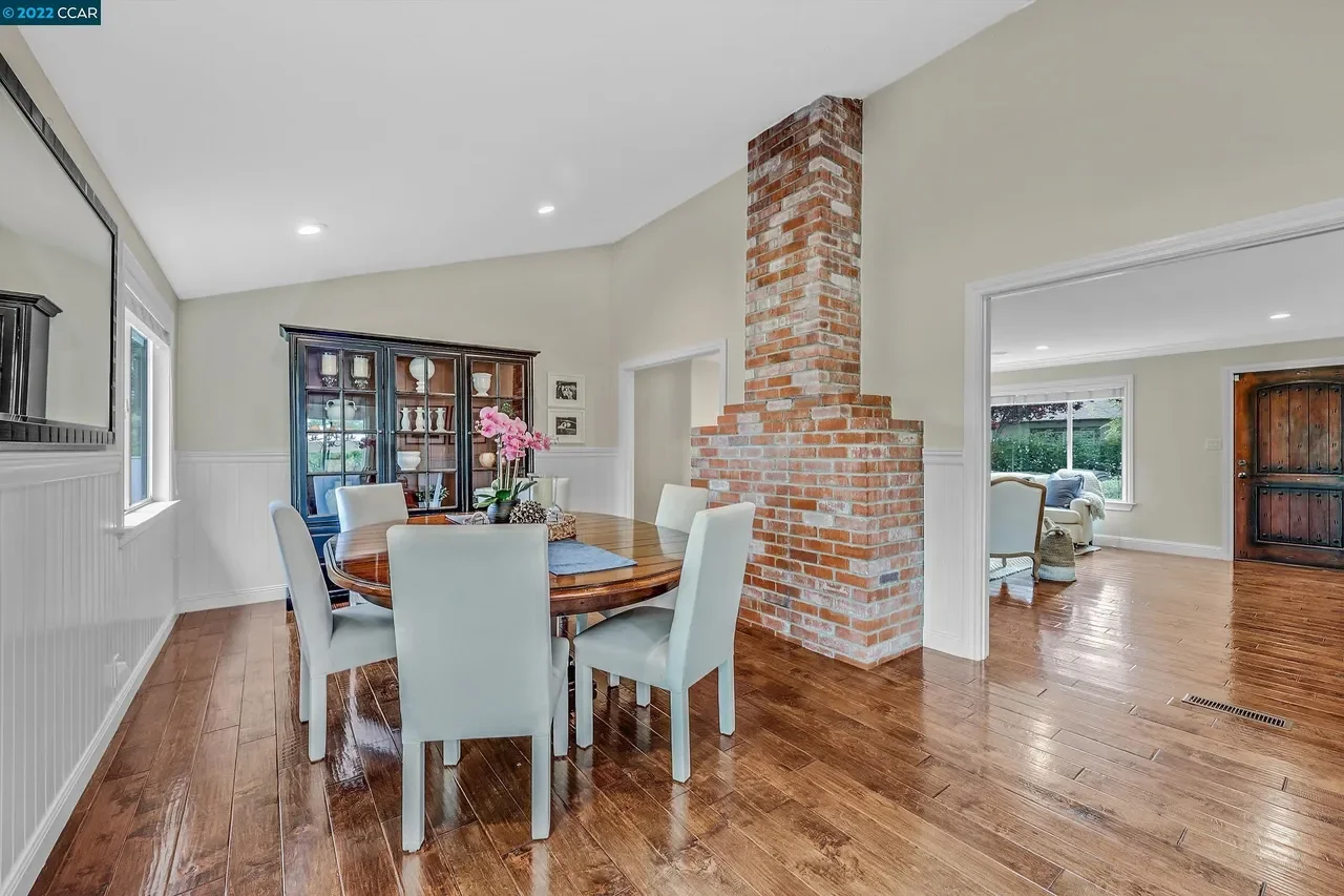 27 Nob Hill Dr 030.webp