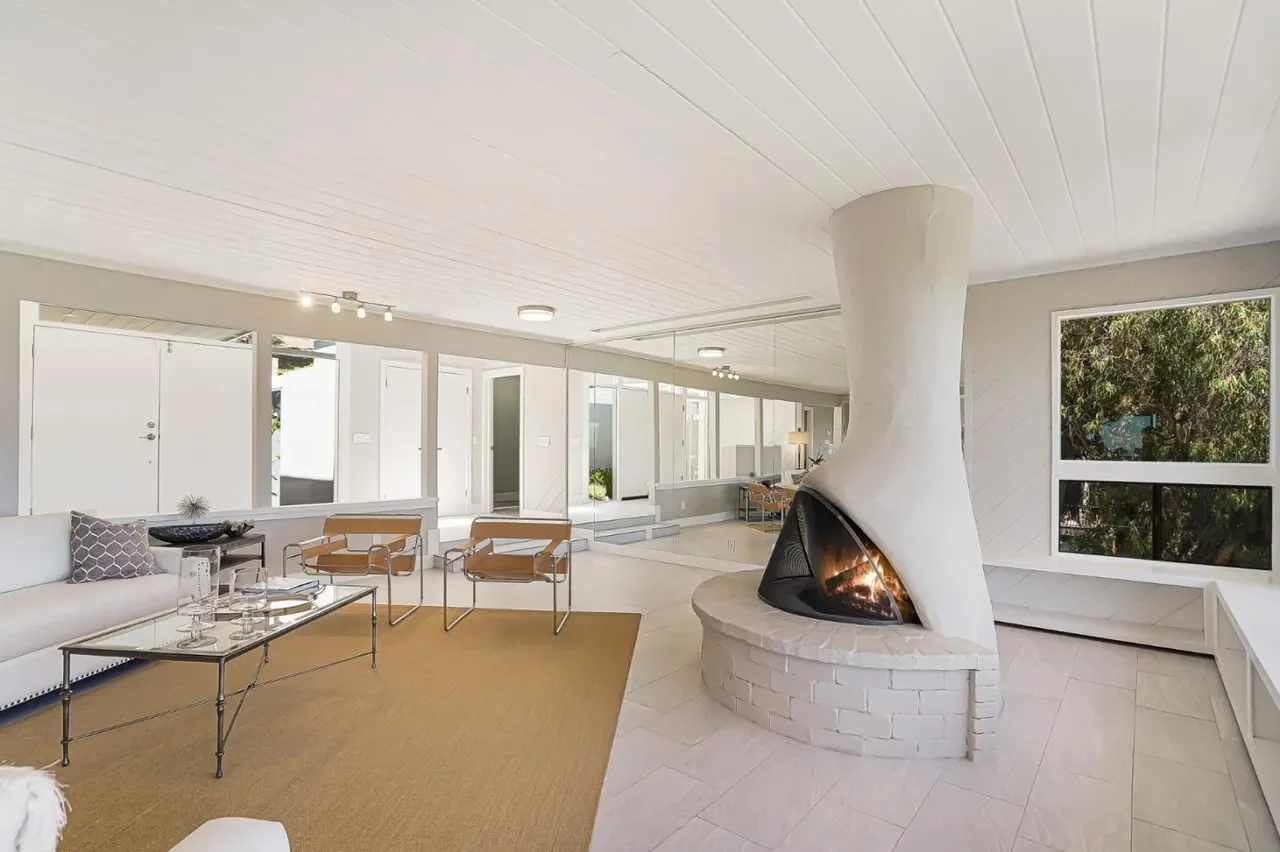 25075 Outlook Dr 008.webp