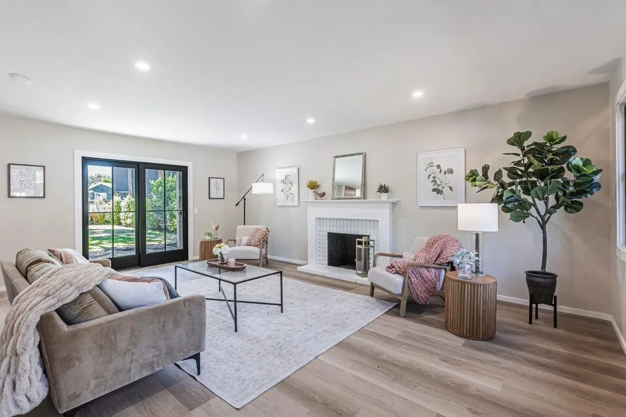 2556 Diericx Dr 017.webp