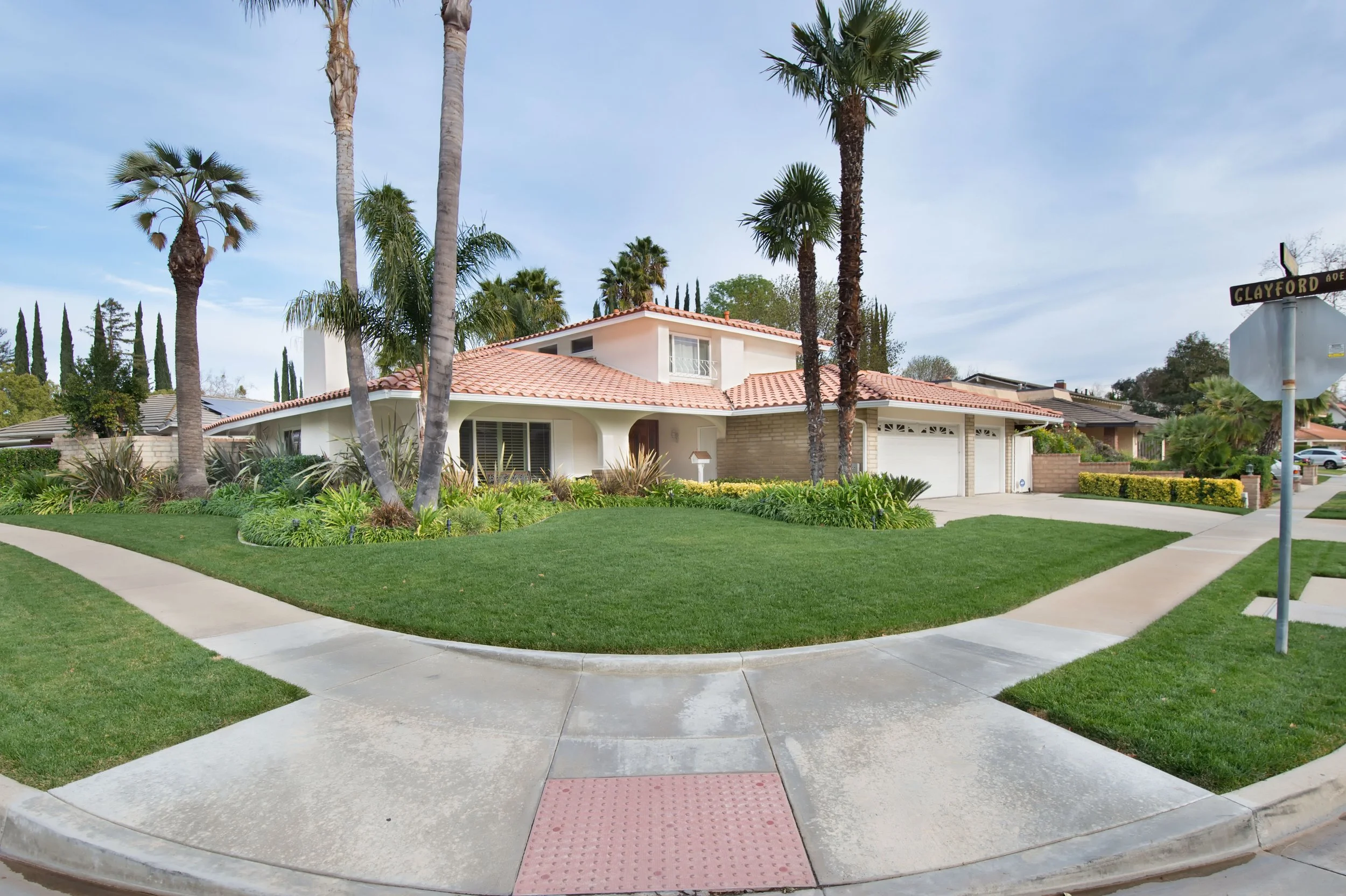 1218 Willowgreen Ct front2.jpg