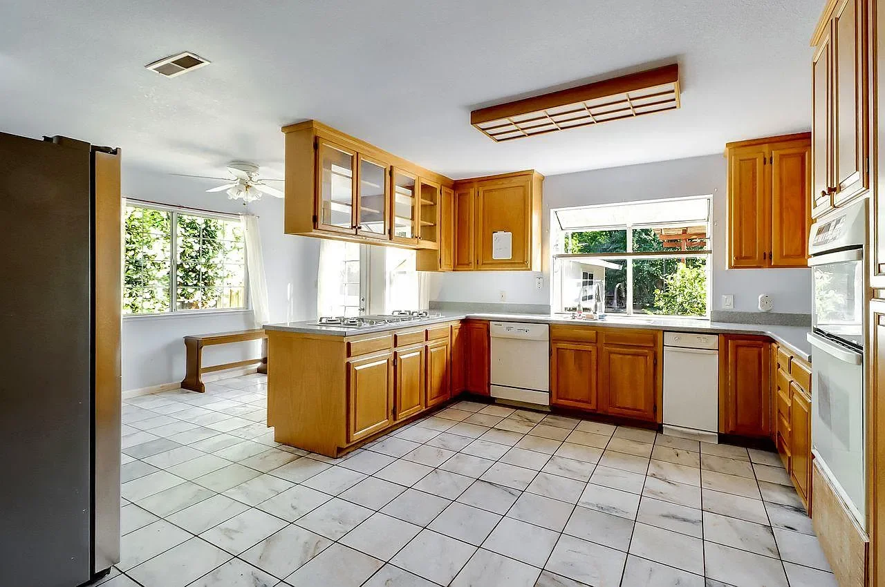 1223 Rose Ave 015.webp