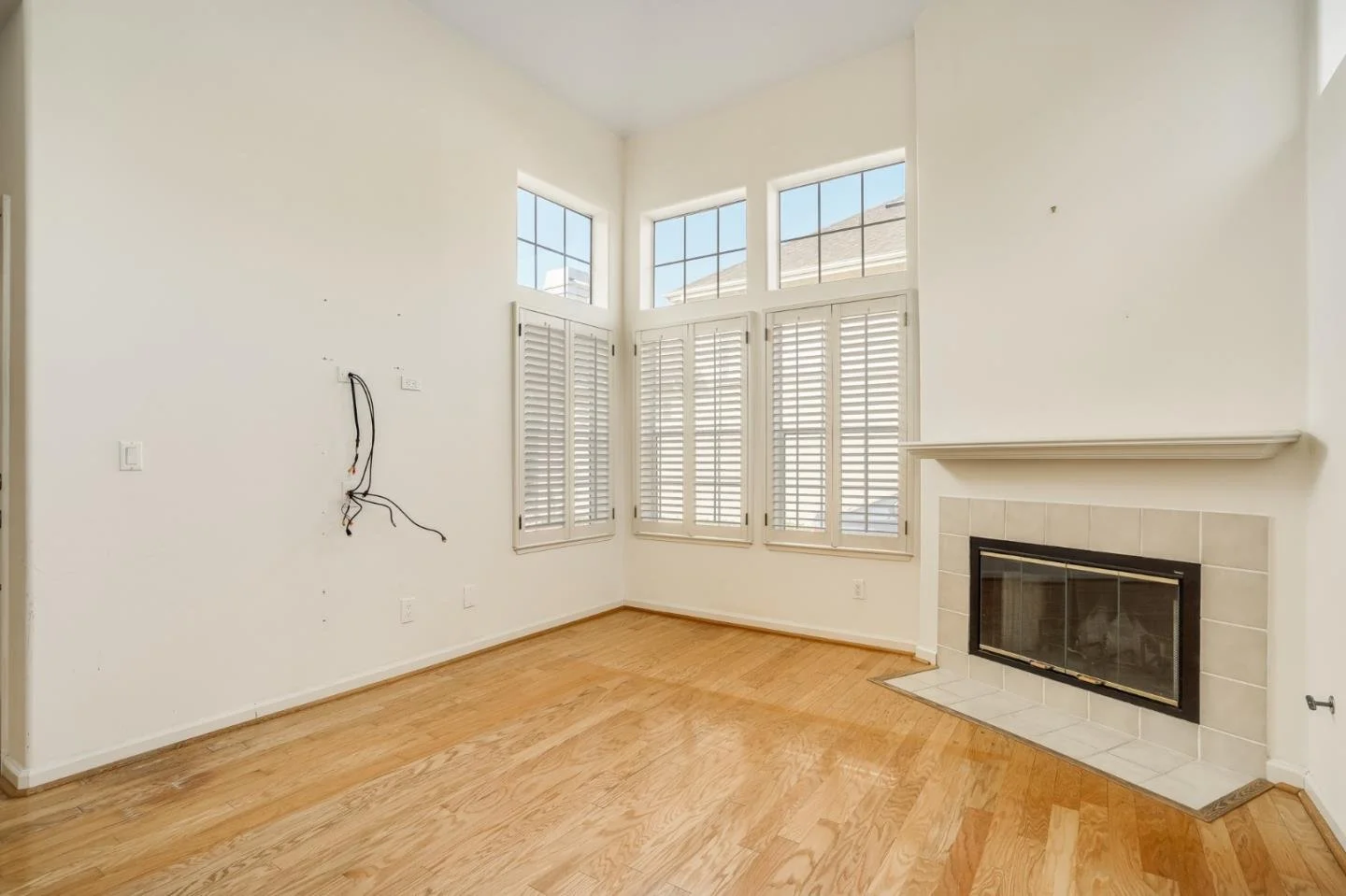 1530 Redding Park Ln 005.jpg