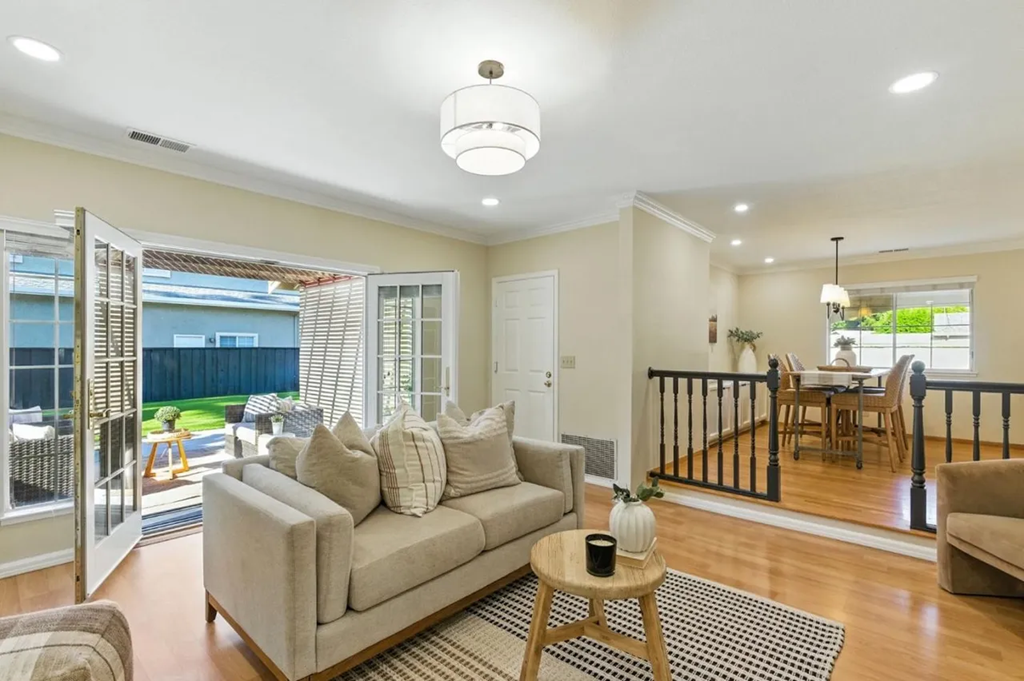 2188 Yorkshire Way 011.png