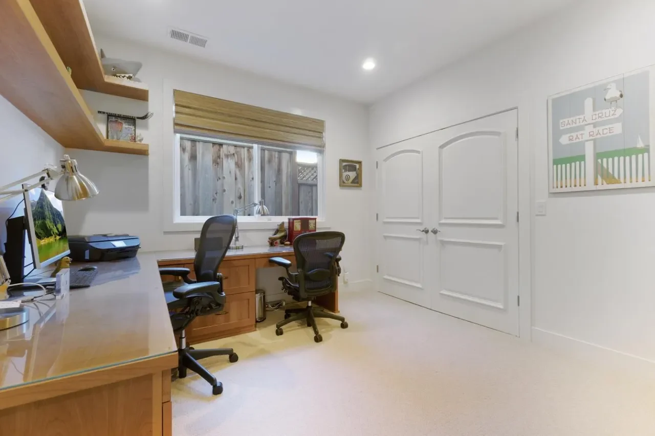 495 Coastview Dr 037.webp