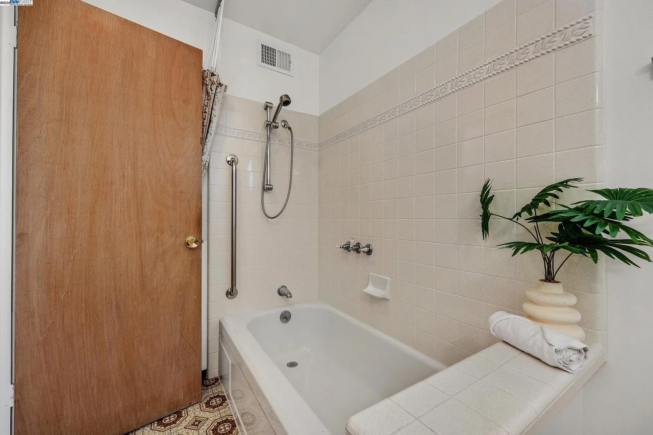 3962 Fordham Way 022.jpg