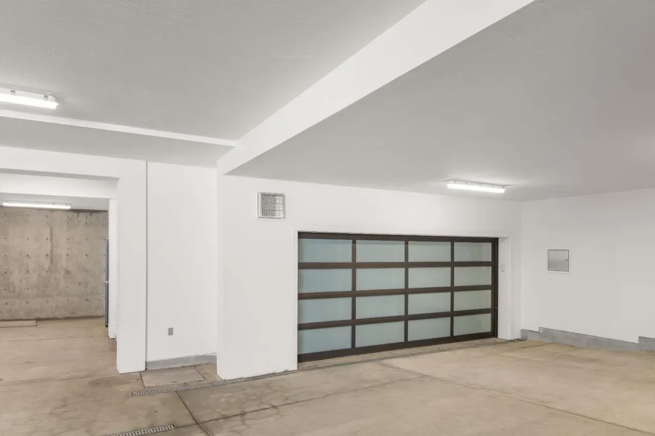 30 Roberts Rd 042.webp