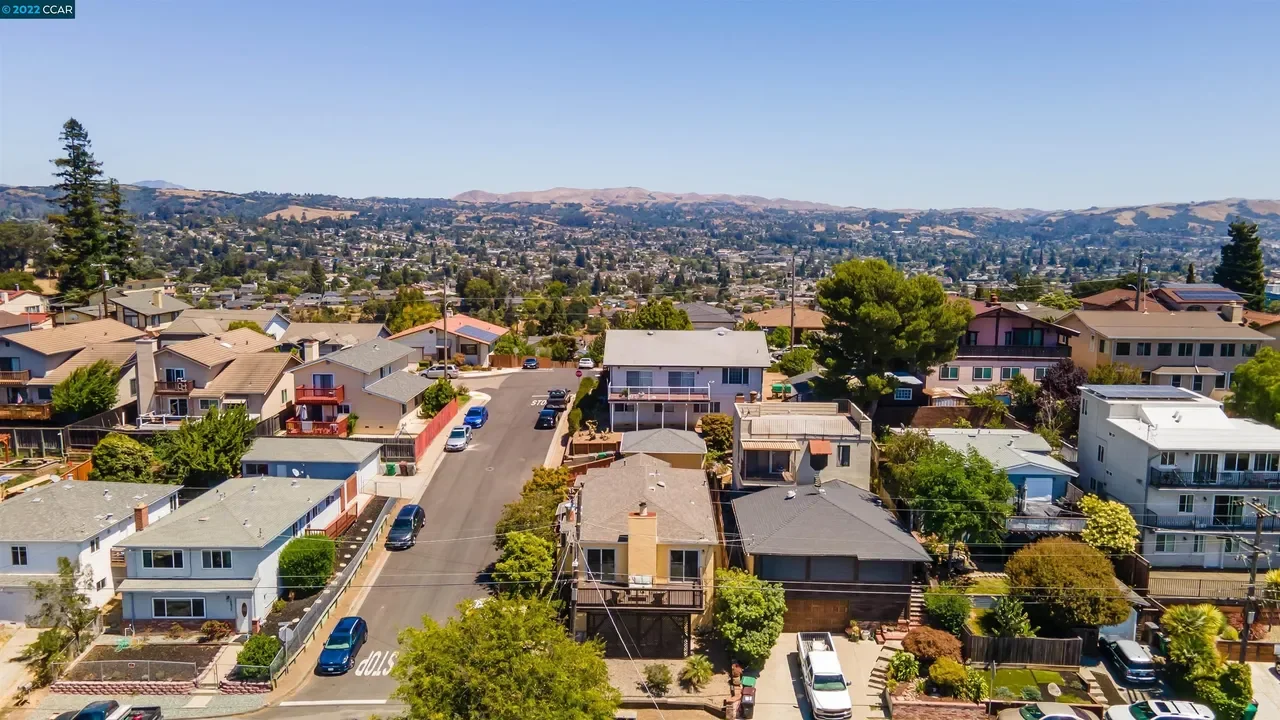 16640 Rolando Ave 057.webp