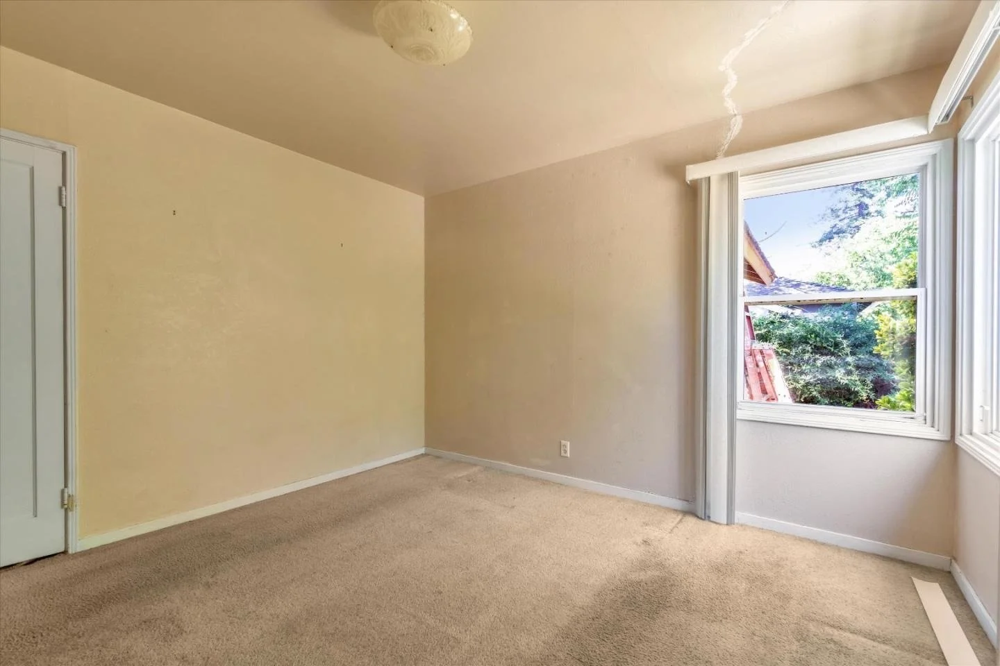 2070 Ricardo Dr 018.jpg