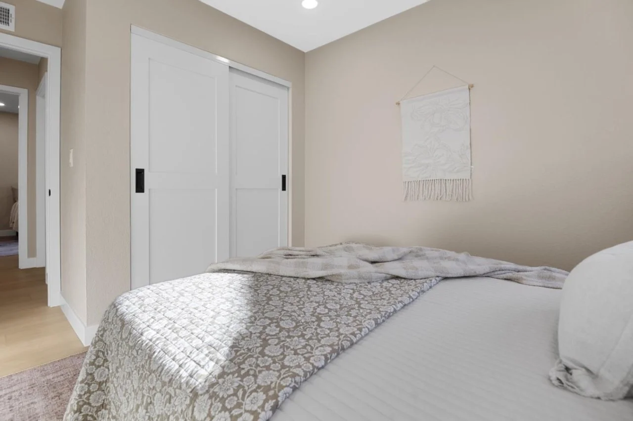 659 Meadow Creek Dr 030.jpg