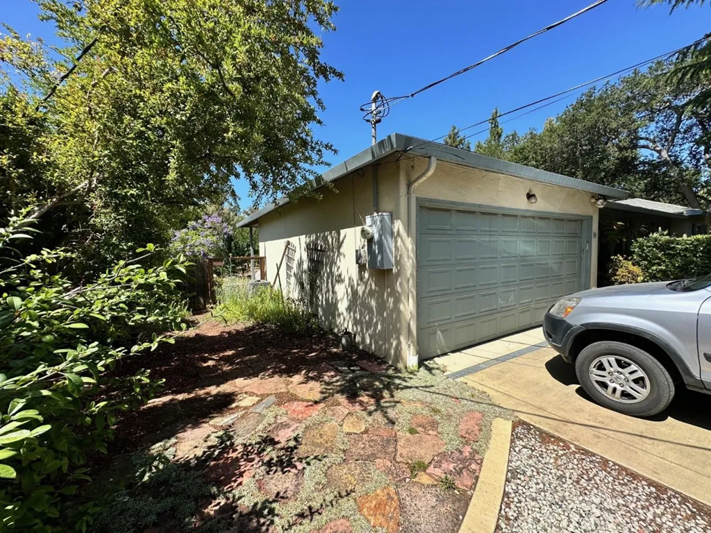 399 Hawthorne Ave 014.png