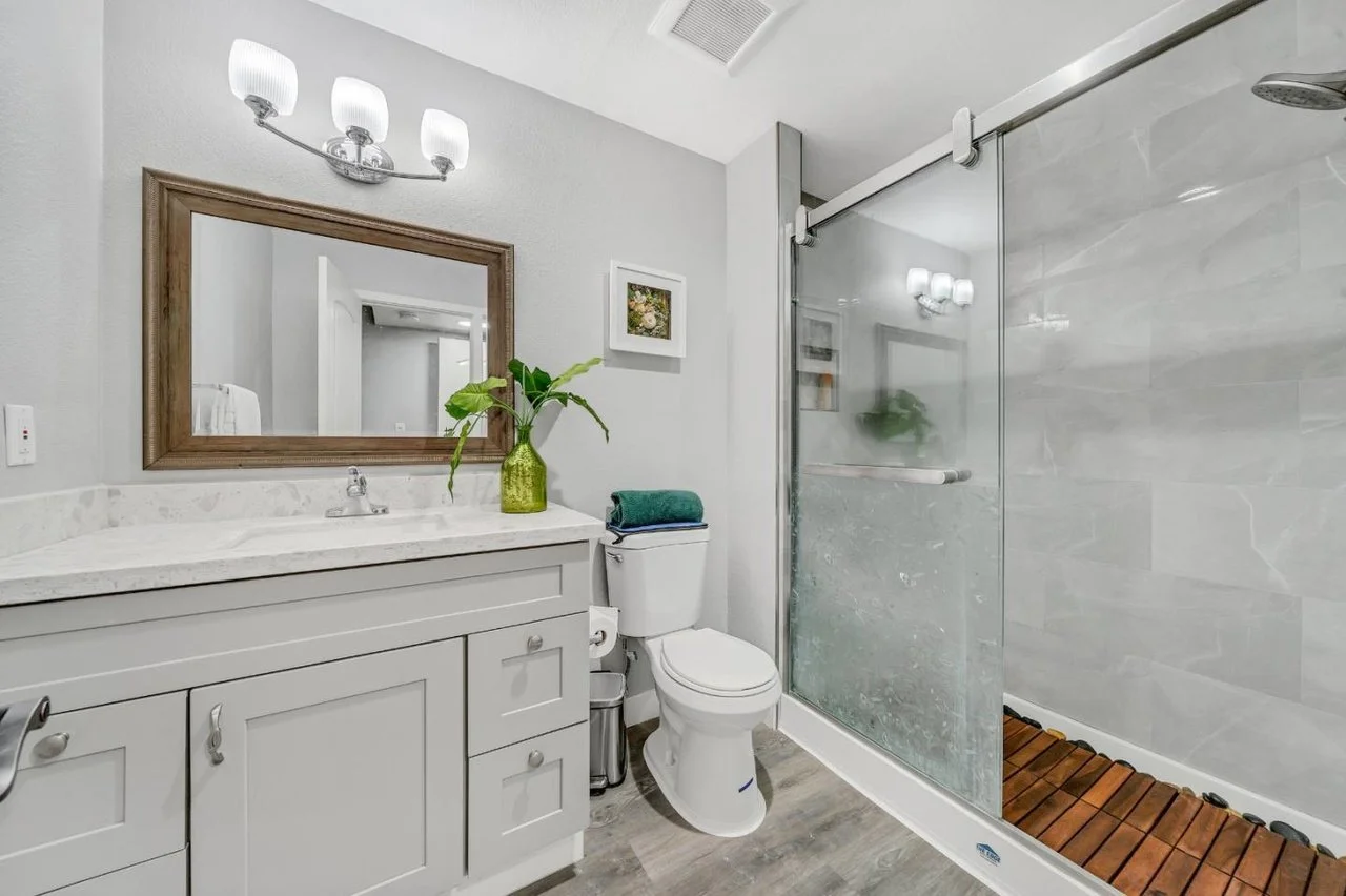 1192 Oakview Rd 018.jpg