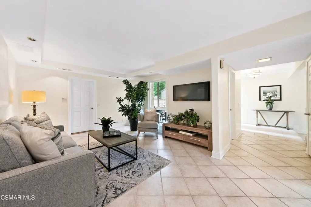 24446 Verena Ct 023.webp