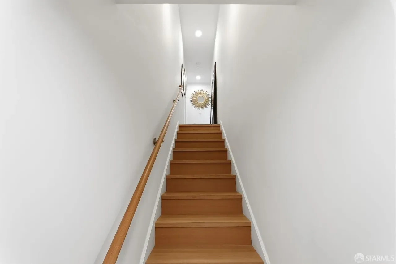 854 Capp St Unit 1 029.webp