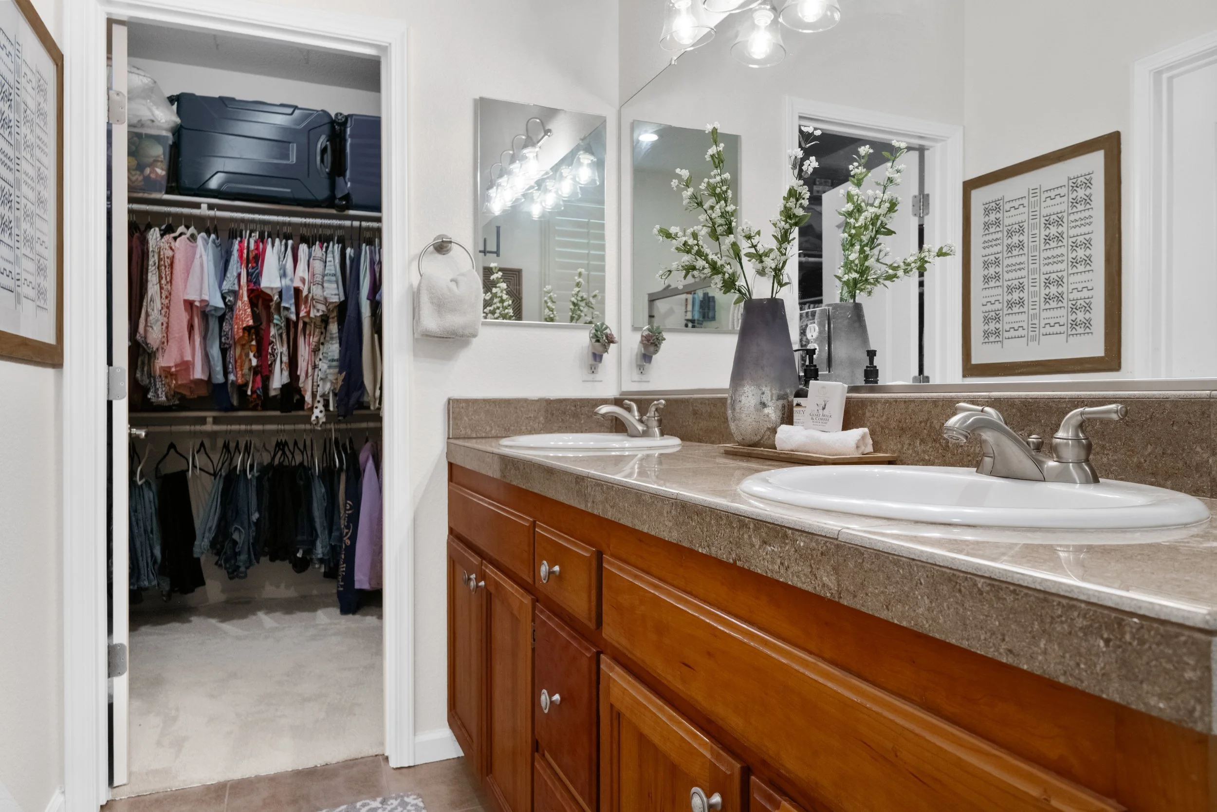 1112 Park West Dr pri bath 1 copy.jpg