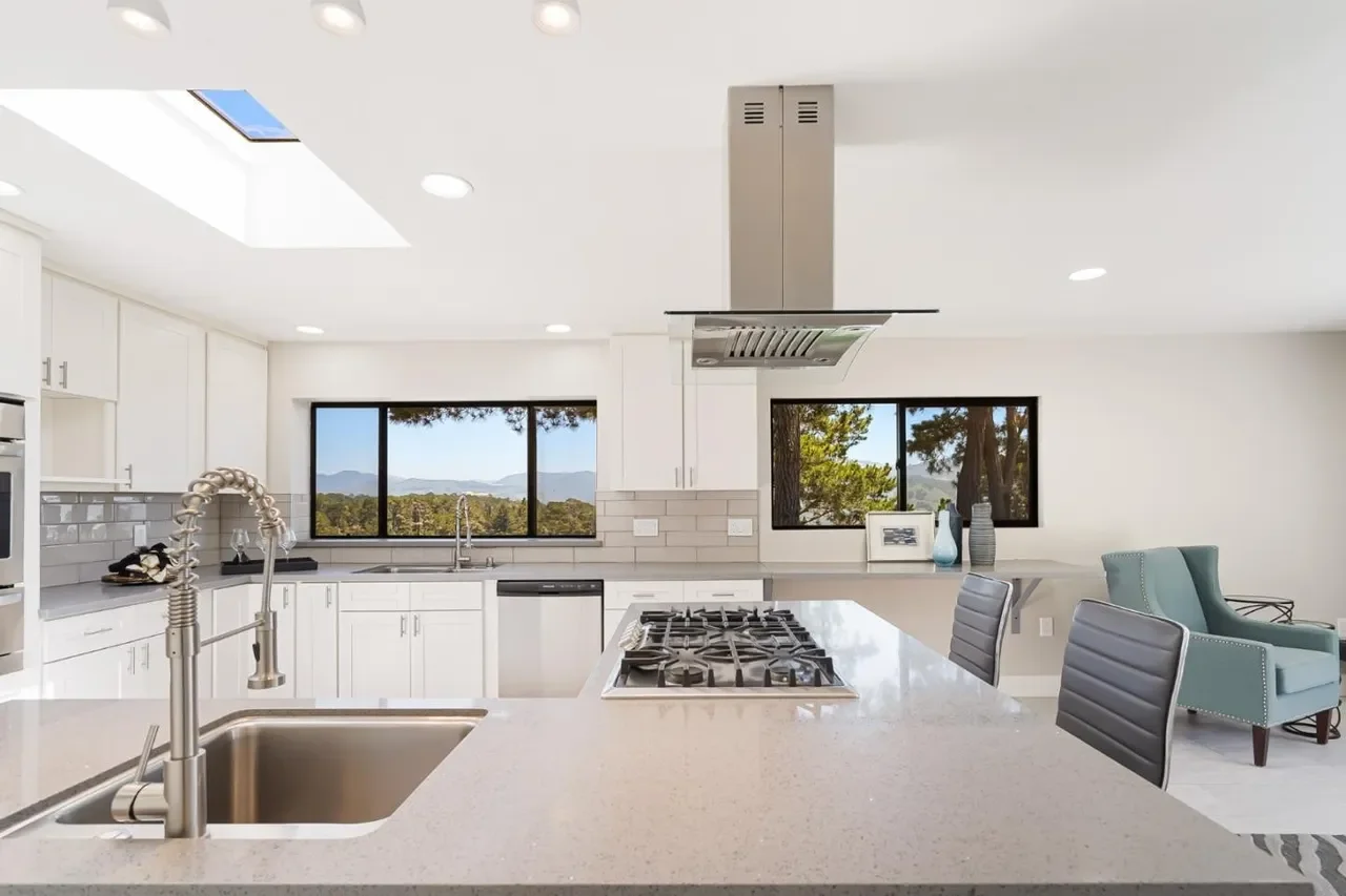 25075 Outlook Dr 021.webp