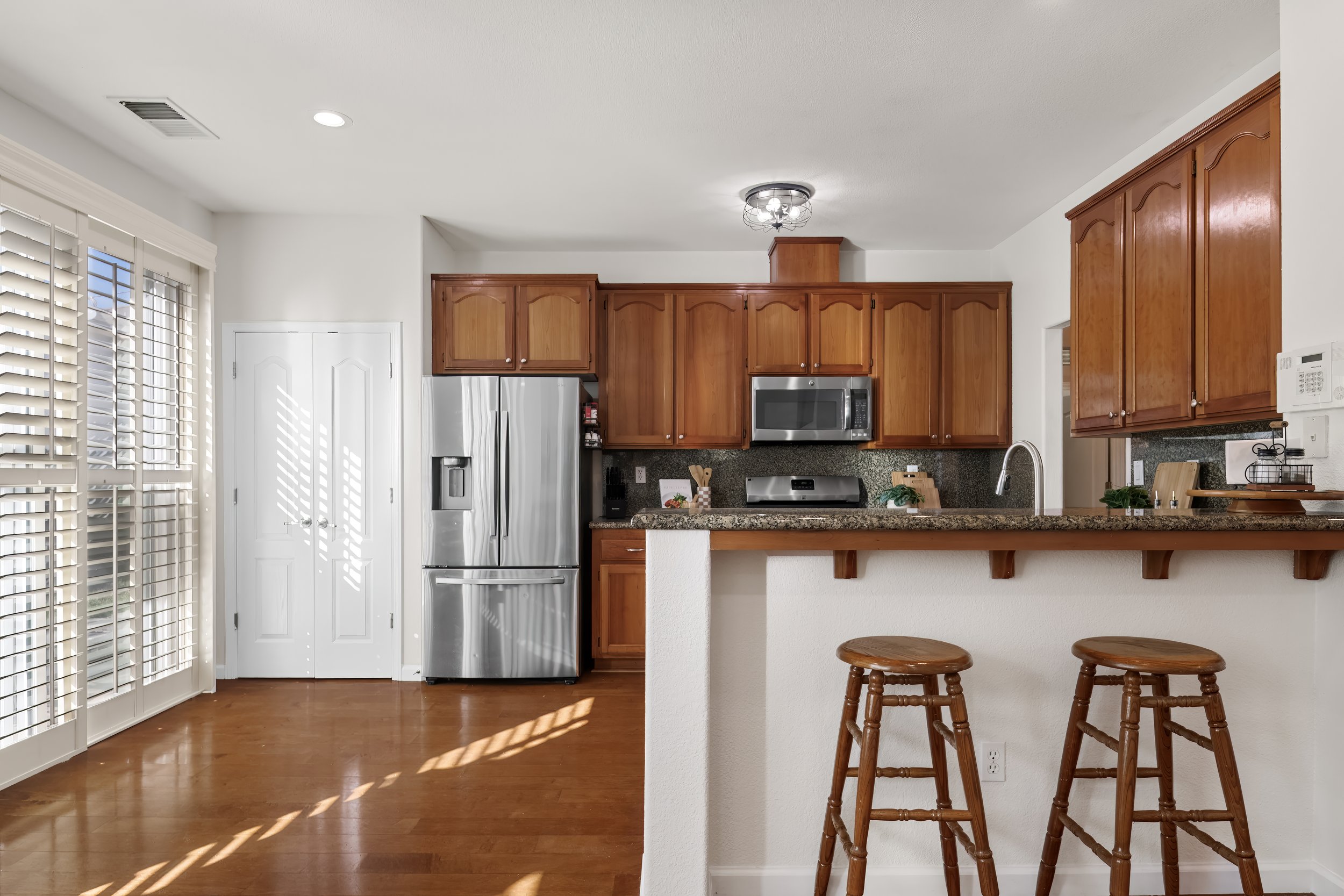 1112 Park West Dr kitchen 5.jpg