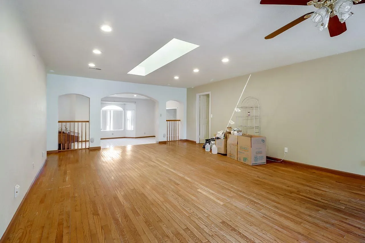 1223 Rose Ave 009.webp