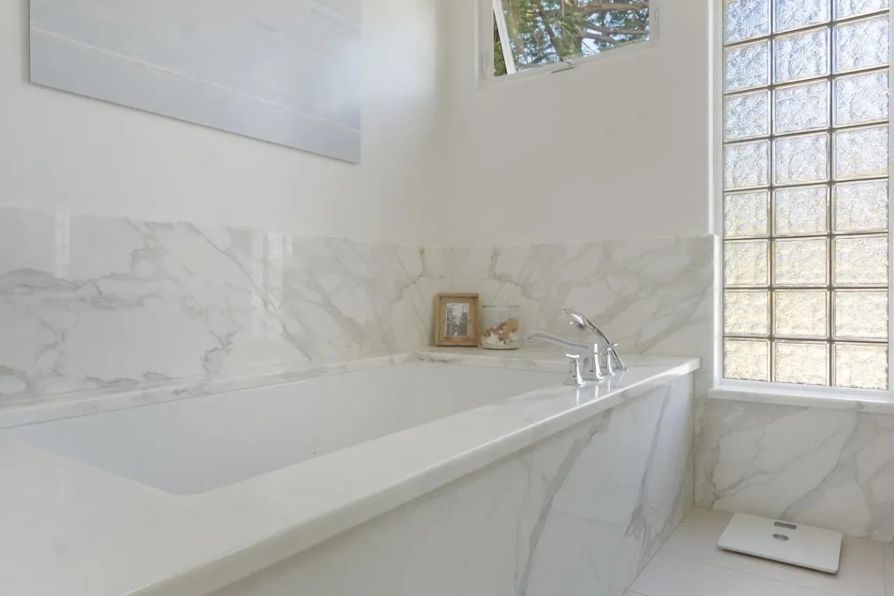 495 Coastview Dr 019.webp